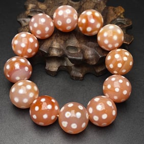 An Exquisite Dzi Bead Bracelets,With Cinnabar