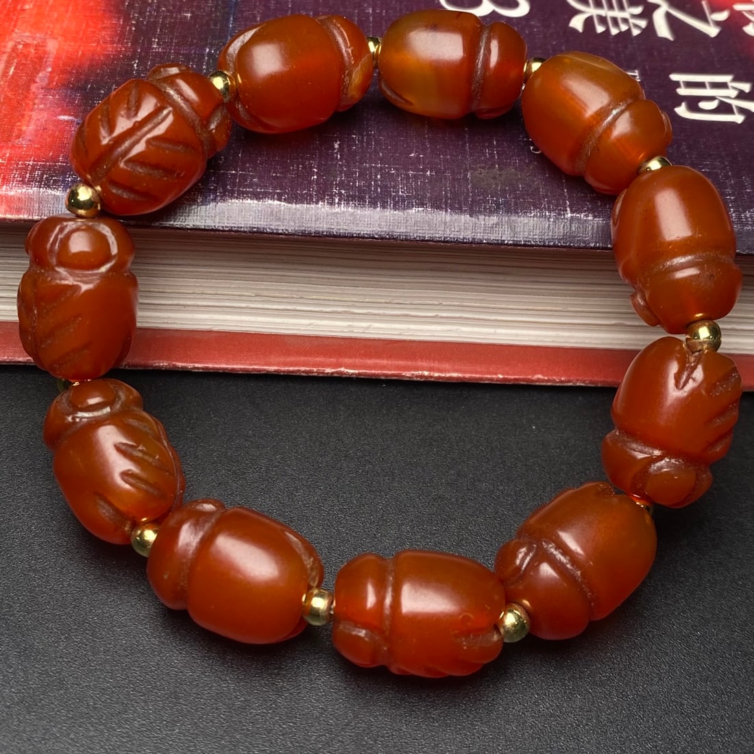 An Exquisite Agate Bracelets - 2