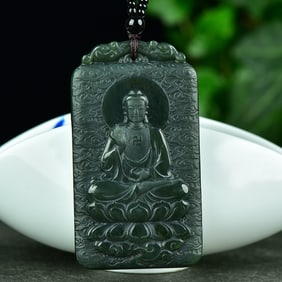 An Exquisite Sapphire Avalokitesvara Pattern Pendant