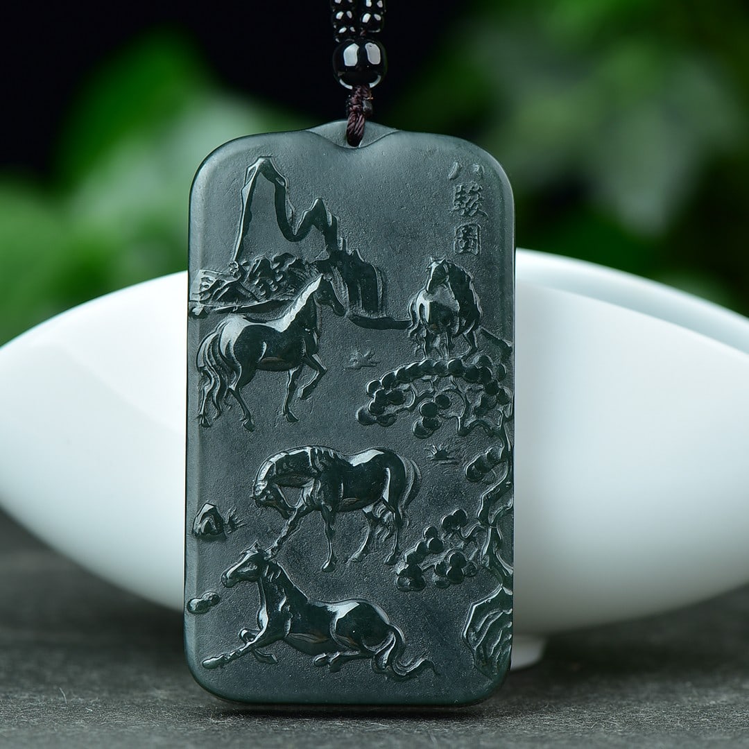 An Exquisite Sapphire Buffalo and Horse Pattern Pendant: An Exquisite Sapphire Buffalo and Horse Pattern Pendant,Size:37mmx68mm (寓意)吉祥 一马当先 