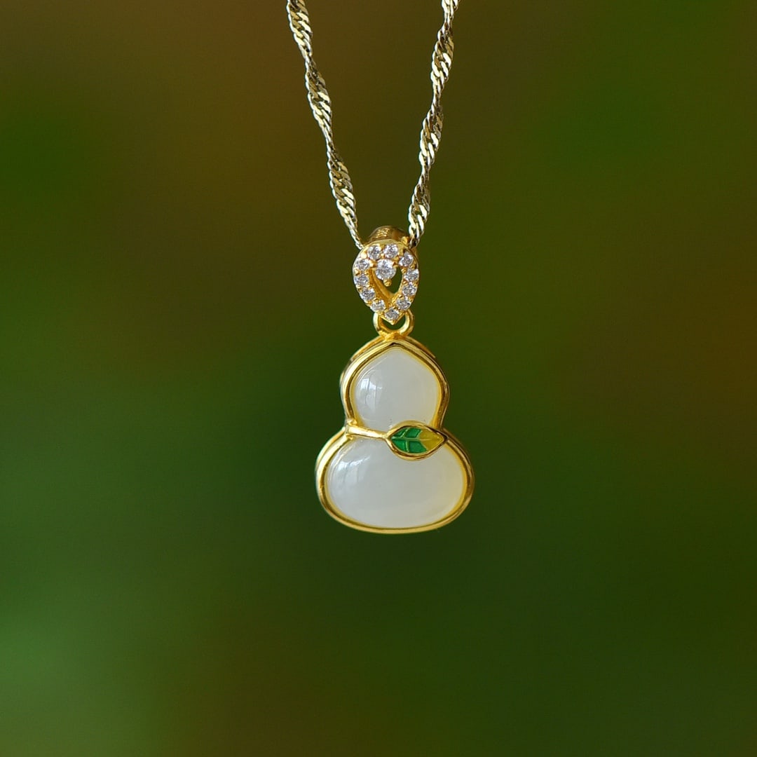 An Exquisite Sterling Silver-Gold Plated Inlaid White Jade Enamel Pendant: An Exquisite Sterling Silver-Gold Plated Inlaid White Jade Enamel Pendant,Size:9mmx12mm 纯银镀金镶白玉珐琅吊坠