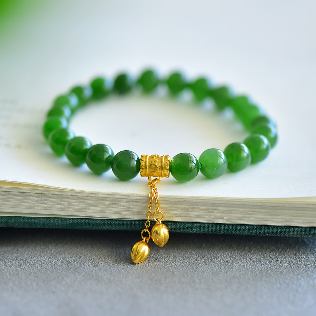 An Exquisite Jasper Bracelets - 6