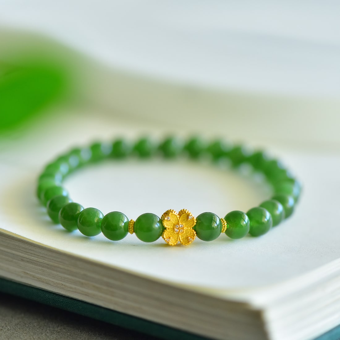 An Exquisite Jasper Bracelets - 4