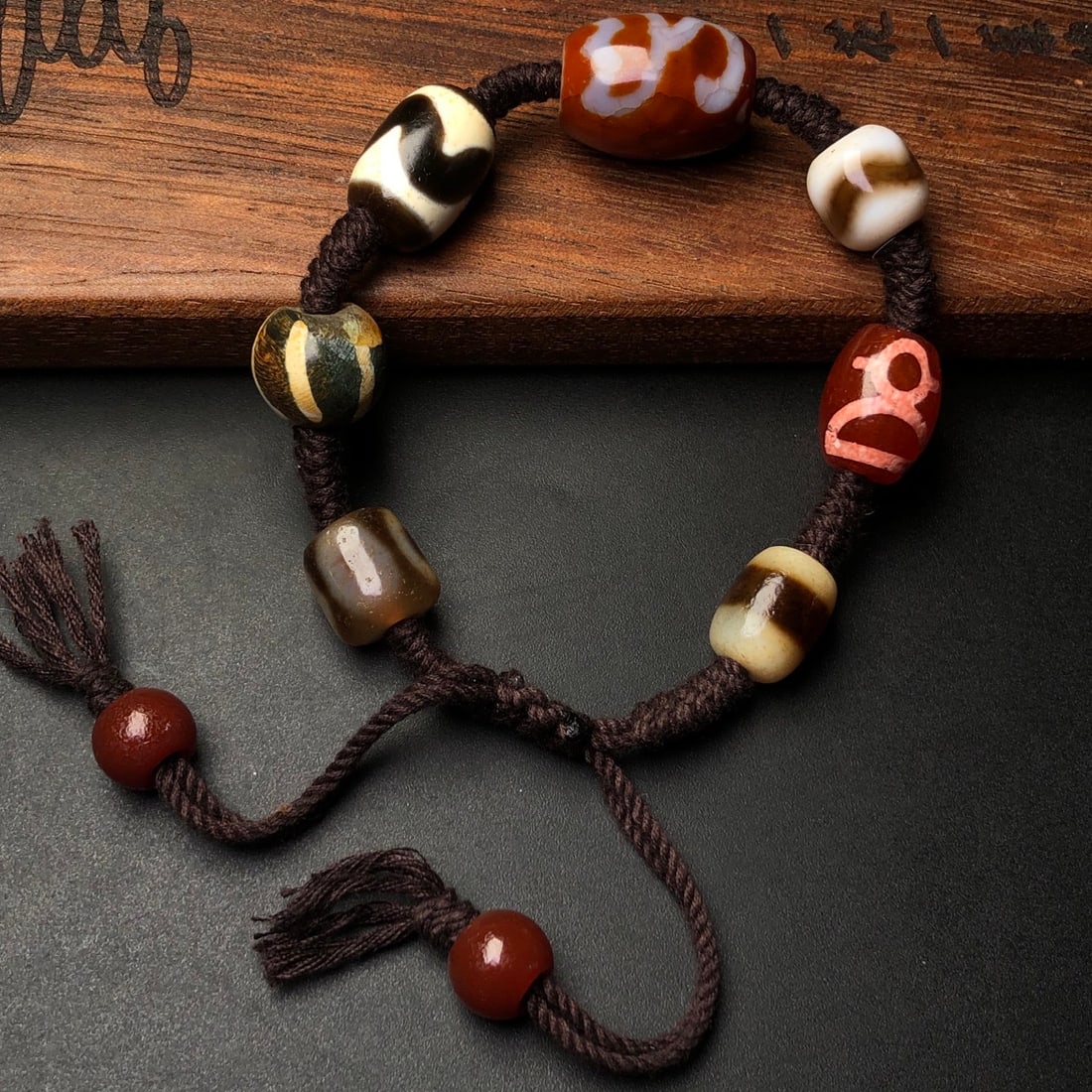 An Exquisite Dzi Bead Bracelets - 5