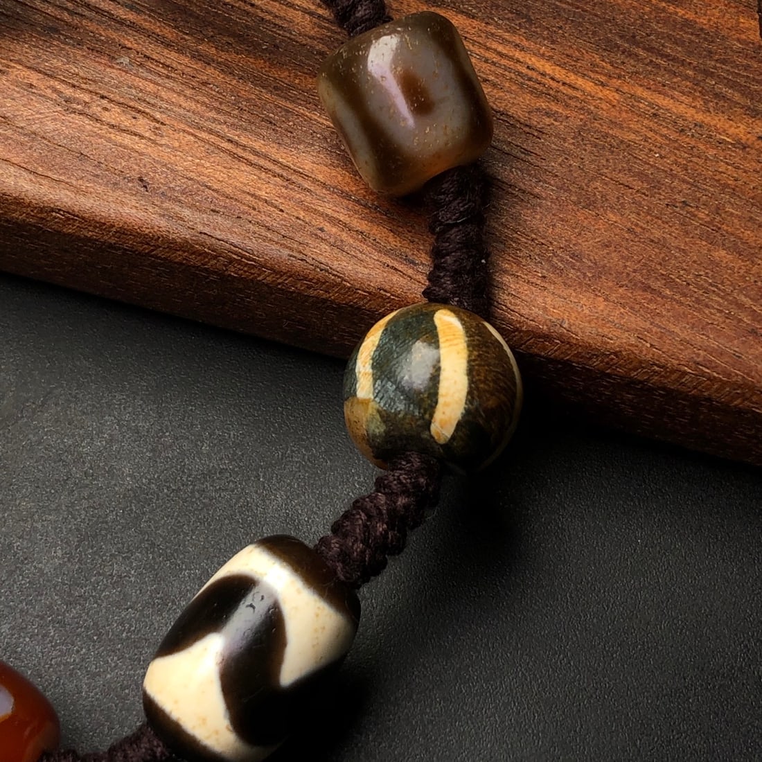 An Exquisite Dzi Bead Bracelets - 7