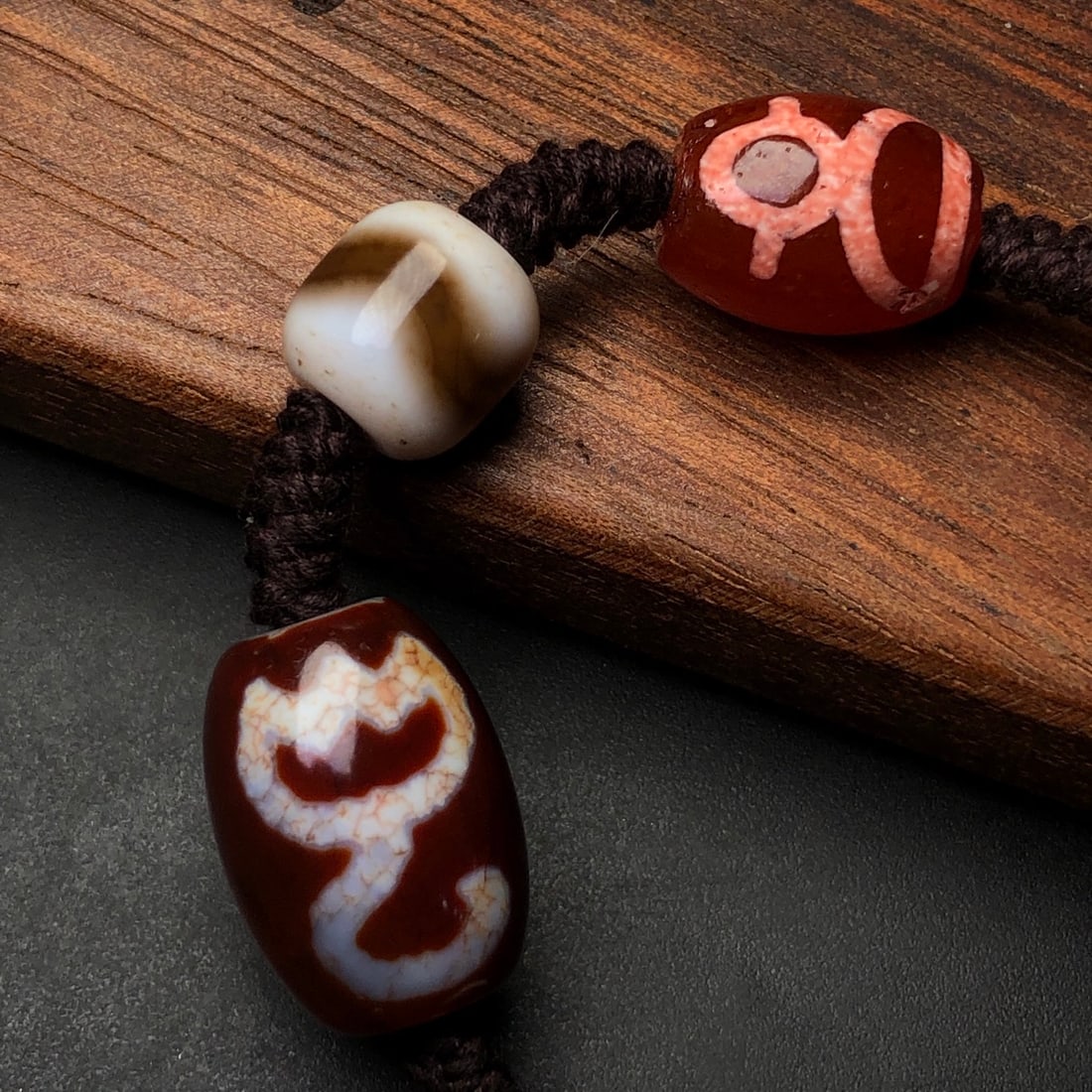 An Exquisite Dzi Bead Bracelets - 8