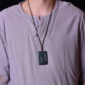 An Exquisite Sapphire Landscape and Avalokitesvara Pattern Pendant