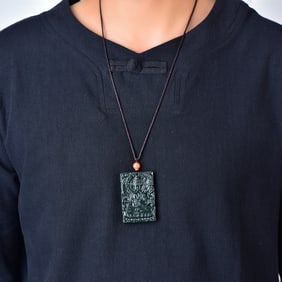 An Exquisite Sapphire Avalokitesvara Dragon Pattern Pendant