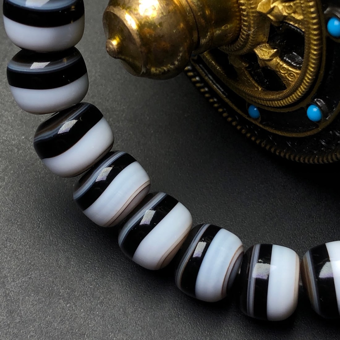 An Exquisite Agate Bracelets - 7