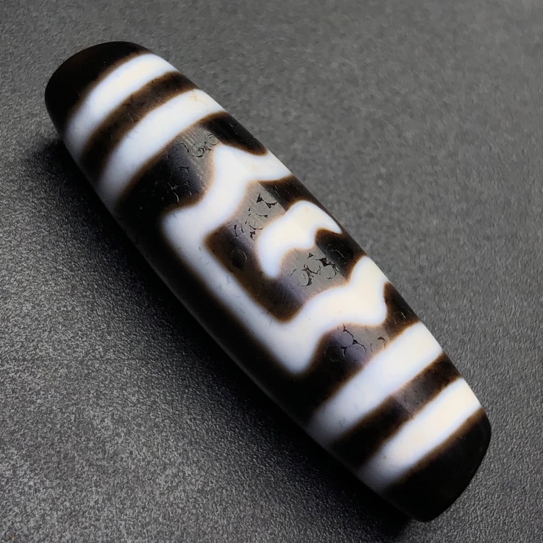 An Exquisite Roc Pattern Dzi Bead Pendant - 5