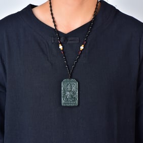 An Exquisite Sapphire Avalokitesvara Dragon Pattern Pendant