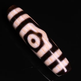 An Exquisite Three Eyes Dzi Bead Pendant,With Cinnabar