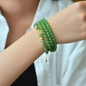 An Exquisite Jasper Bracelets