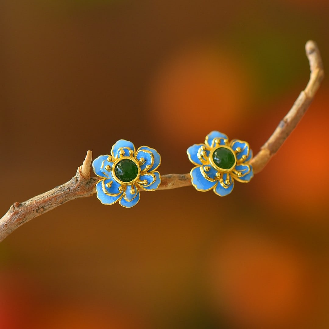 A Pair of Exquisite Sterling Silver-Gold Plated Inlaid Jasper Earrings: A Pair of Exquisite Sterling Silver-Gold Plated Inlaid Jasper Earrings 一对纯银镀金镶碧玉耳环