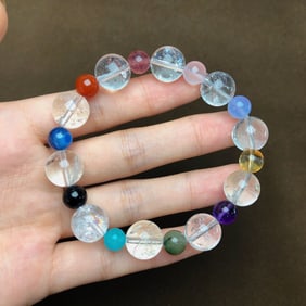 An Exquisite Crystal Bracelets