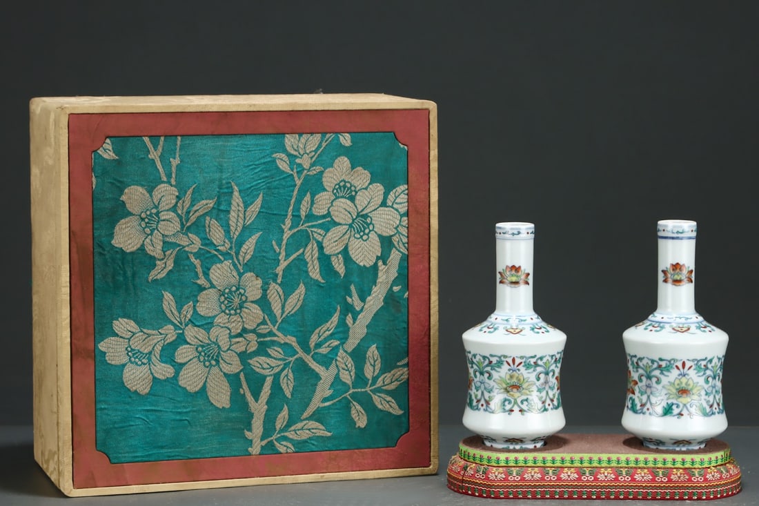A Pair of Exquisite Doucai Lotus Pattern Vases (1 of 8)
