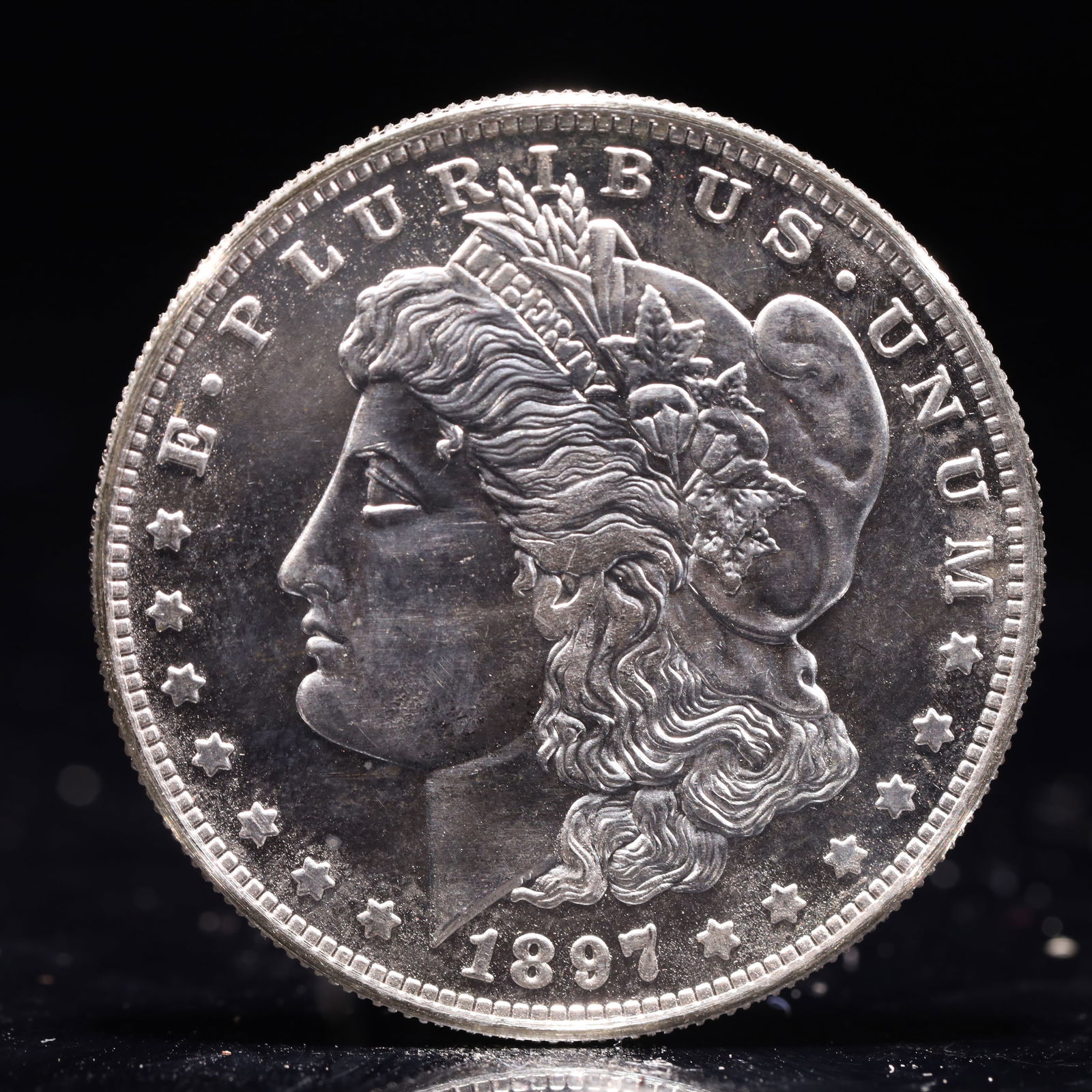 USA Morgan Dollar 1897 Coin (1 of 2)