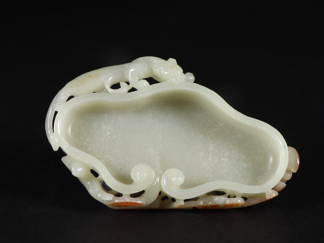 An Exquisite White Jade Chi-Dragon Pattern Brush Washer: An Exquisite White Jade Chi-Dragon Pattern Brush Washer,Qing Dynasty,China,Size:5inx3inx0.8in,Weight:157g 白玉螭龙纹笔洗,中国清代