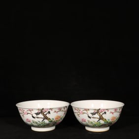 A Pair of Exquisite Enamel Flower and Bird Pattern Bowls,with Poem