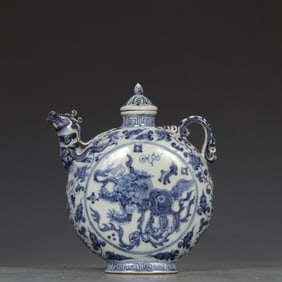 An Exquisite Blue and White Lion Pattern Phoenix Pot