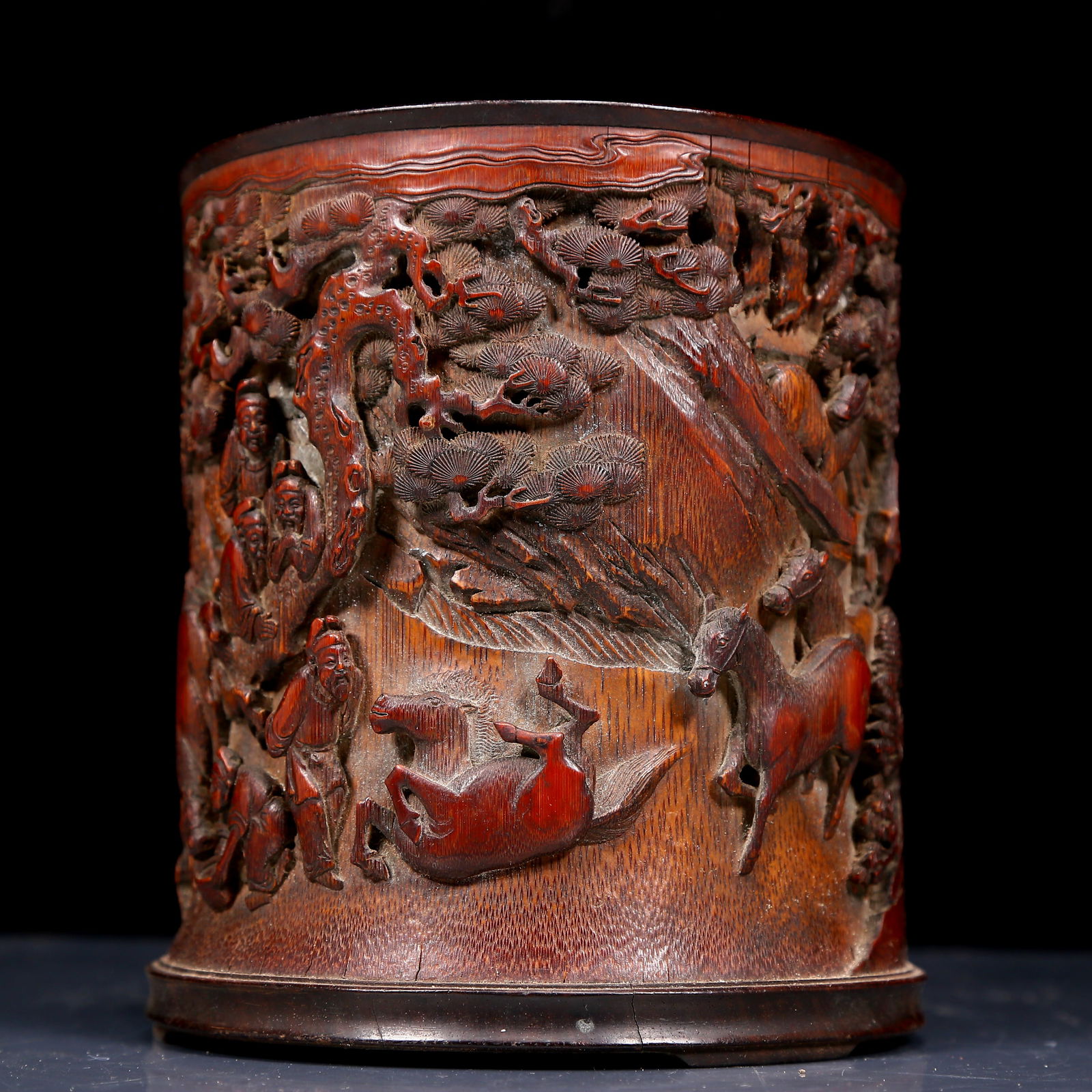An Exquisite Bamboo Character and Story Pattern Brush Pot: An Exquisite Bamboo Character and Story Pattern Brush Pot,Qing Dynasty, China,Size:6.3inx6.9in；Weight:735g 