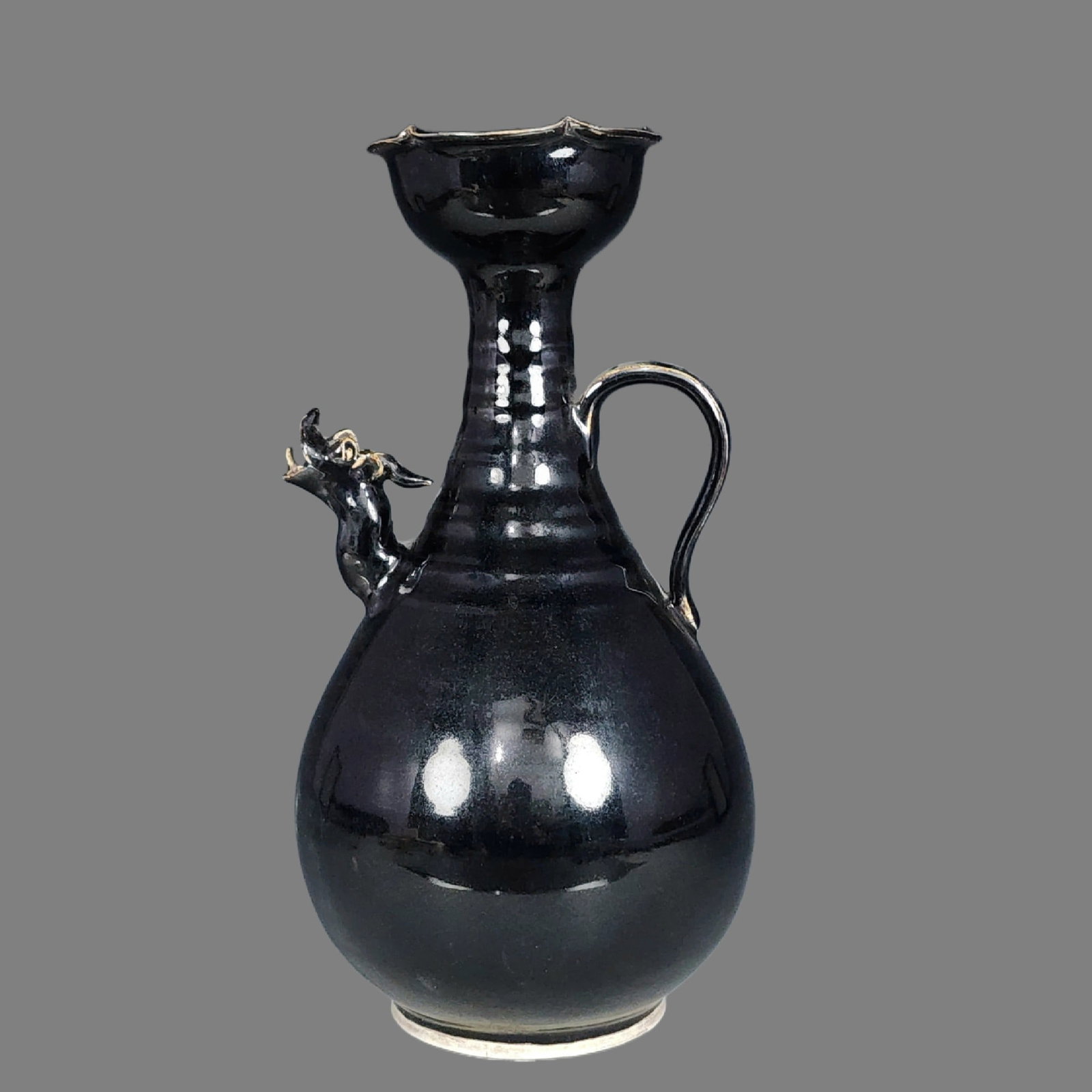 An Exquisite Ding yao Black Glazed Pot: An Exquisite Ding yao Black Glazed Pot,Song Dynasty,China,Size:11.3inx5.5in 定窑黑釉壶,中国宋代