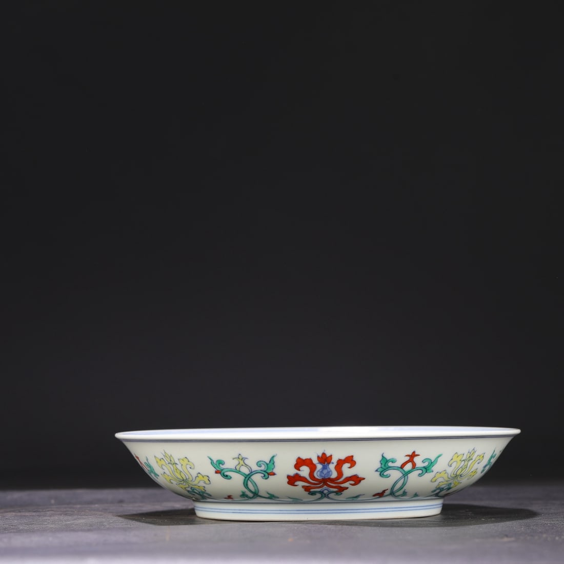 An Exquisite Doucai Flower Pattern Plate - 2