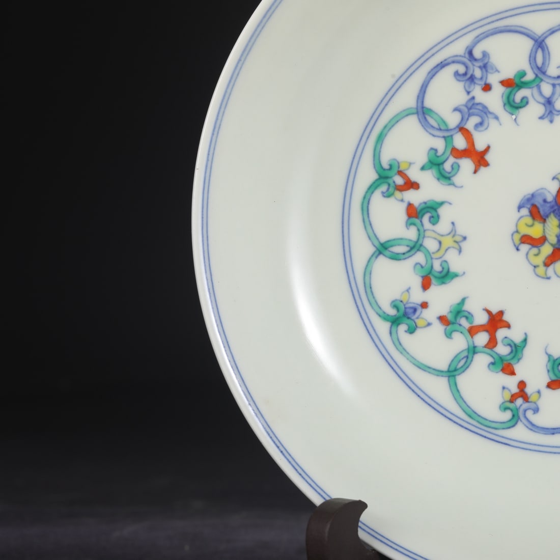 An Exquisite Doucai Flower Pattern Plate - 4