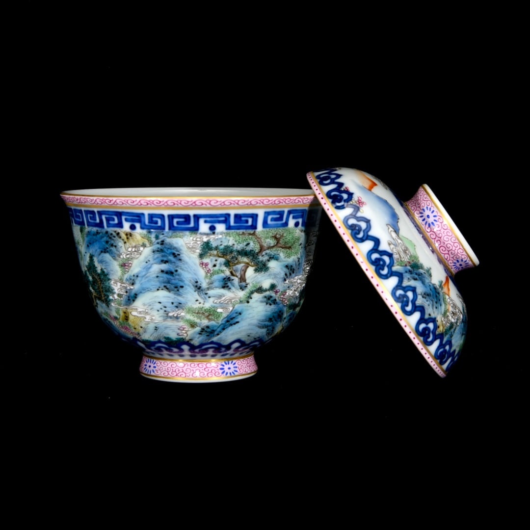 An Exquisite Famille-Rose Figure and Story Pattern Bowl with Cover: An Exquisite Famille-Rose Figure and Story Pattern Bowl with Cover,Qing Dynasty,China,Qianlong Six-Character Mark,Size:3.5inx3.9in 
