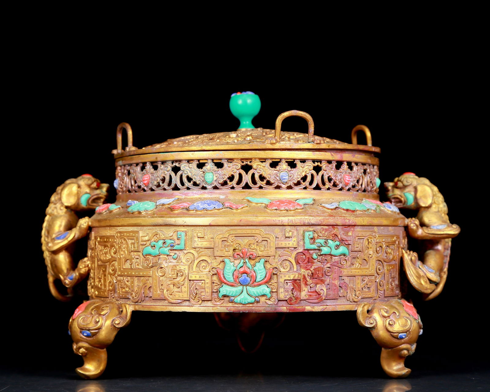 An exquisite gilt bronze censer inlaid gems and auspicious animal patterns (1 of 9)