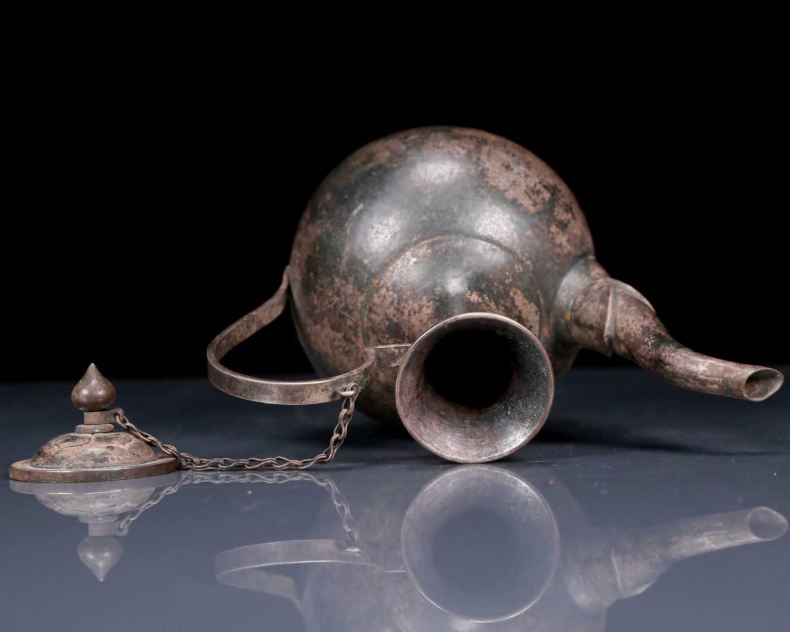 An Exquisite Silver Ewer - 10