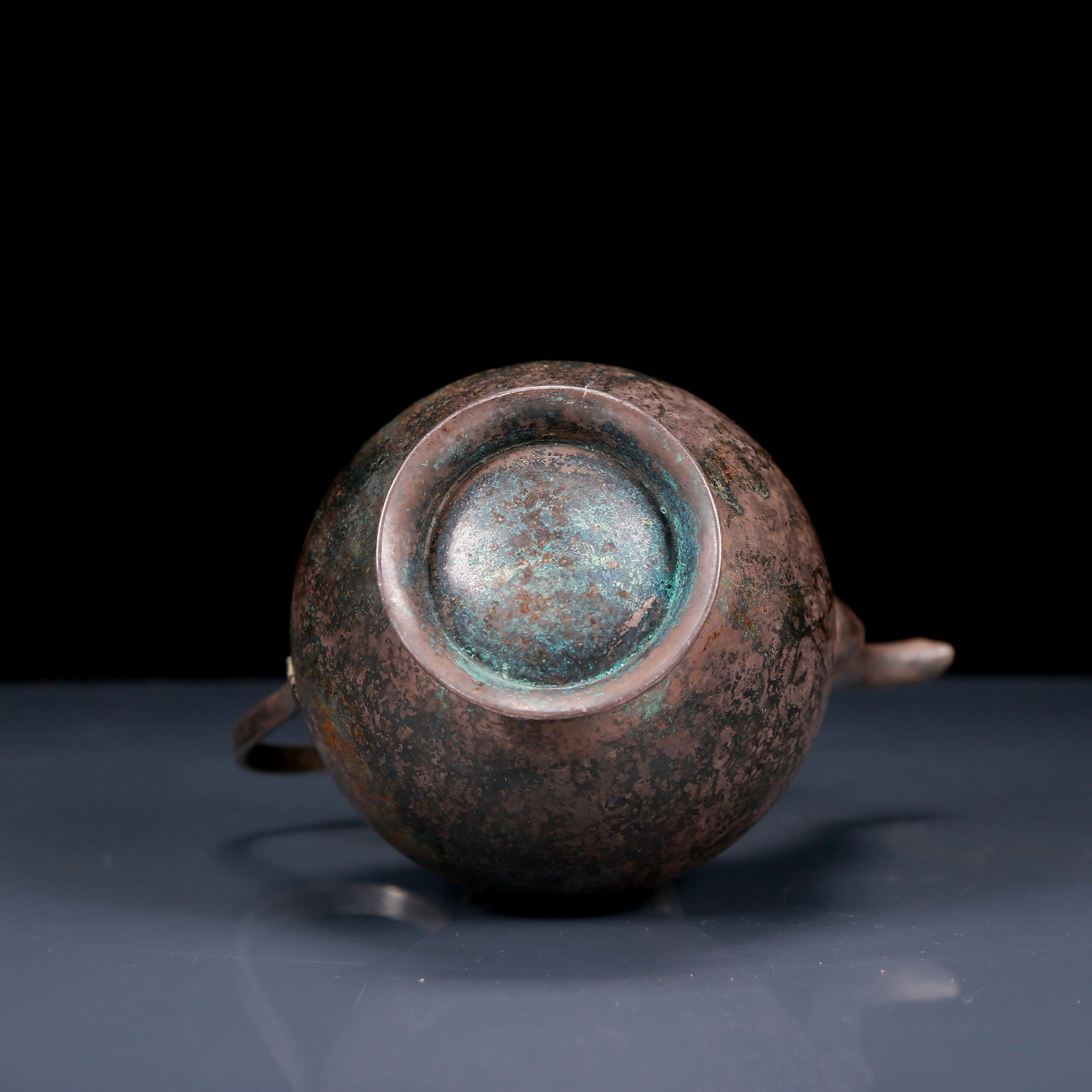 An Exquisite Silver Ewer - 11