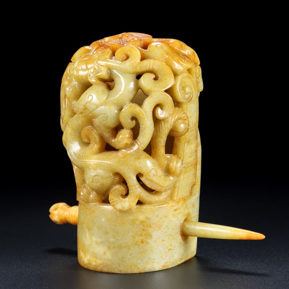 An Exquisite White Jade Auspicious Beast Pattern Coronet: An Exquisite White Jade Auspicious Beast Pattern Coronet,Qing Dynasty,China,Size:3inx2.2inx4.9in,Weight:415g 白玉瑞兽纹头冠,中国清代