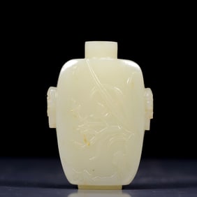 An Exquisite White Jade Bamboo Pattern Snuff Bottle