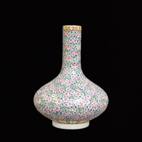 An Exquisite Famille-Rose Painted Gold Flower Pattern Vase
