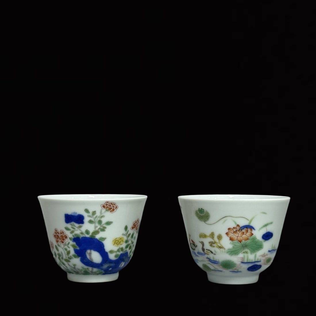 A Pair of Exquisite Doucai Flower Pattern Cups,with Poem (1 of 9)