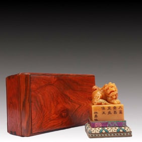 An Exquisite Tianhuang Stone Painted Gold Auspicious Beast Pattern Seal
