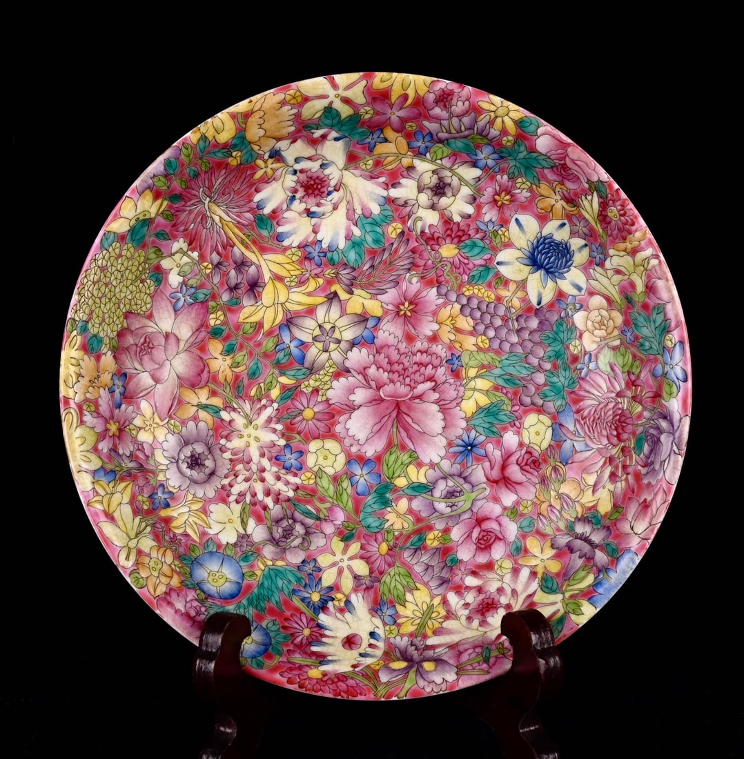 An Exquisite Enamel Flower Pattern Plate (1 of 9)