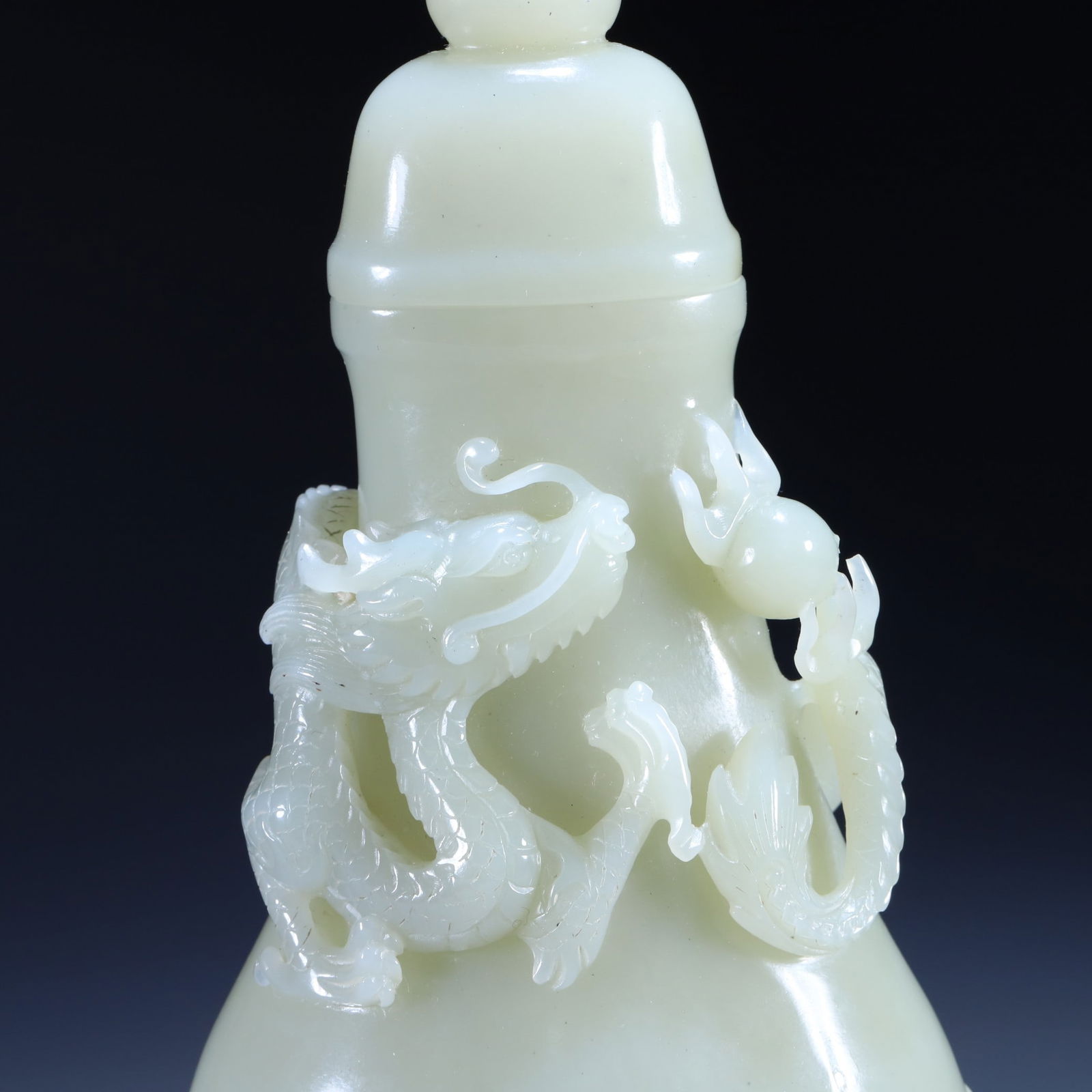 An Exquisite White Jade Beast-Face and Dragon Pattern Bottle - 6