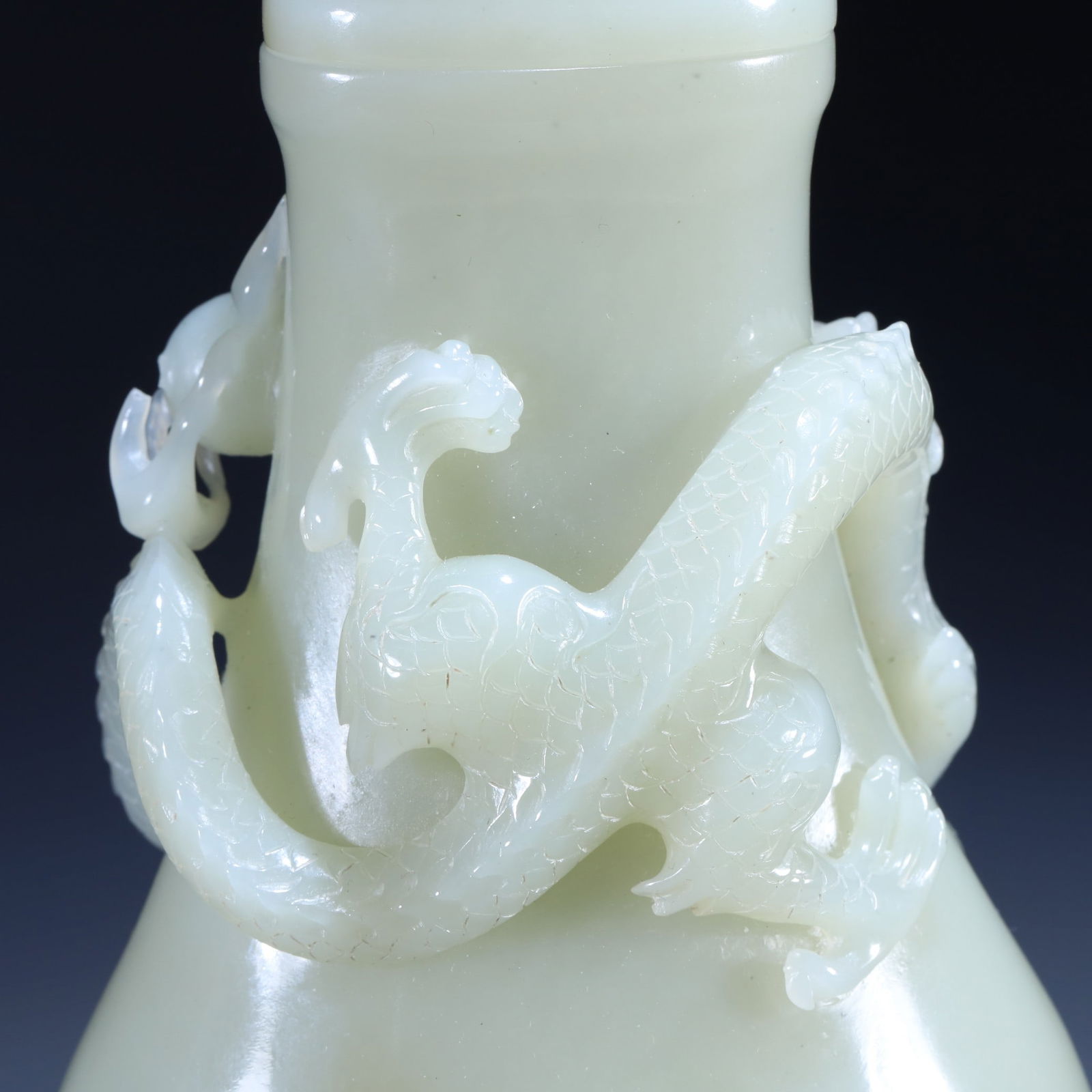 An Exquisite White Jade Beast-Face and Dragon Pattern Bottle - 7