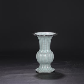 An Exquisite Guan yao Celadon Glazed Cover with Silver Vase,with an Imperial Poem by Emperor