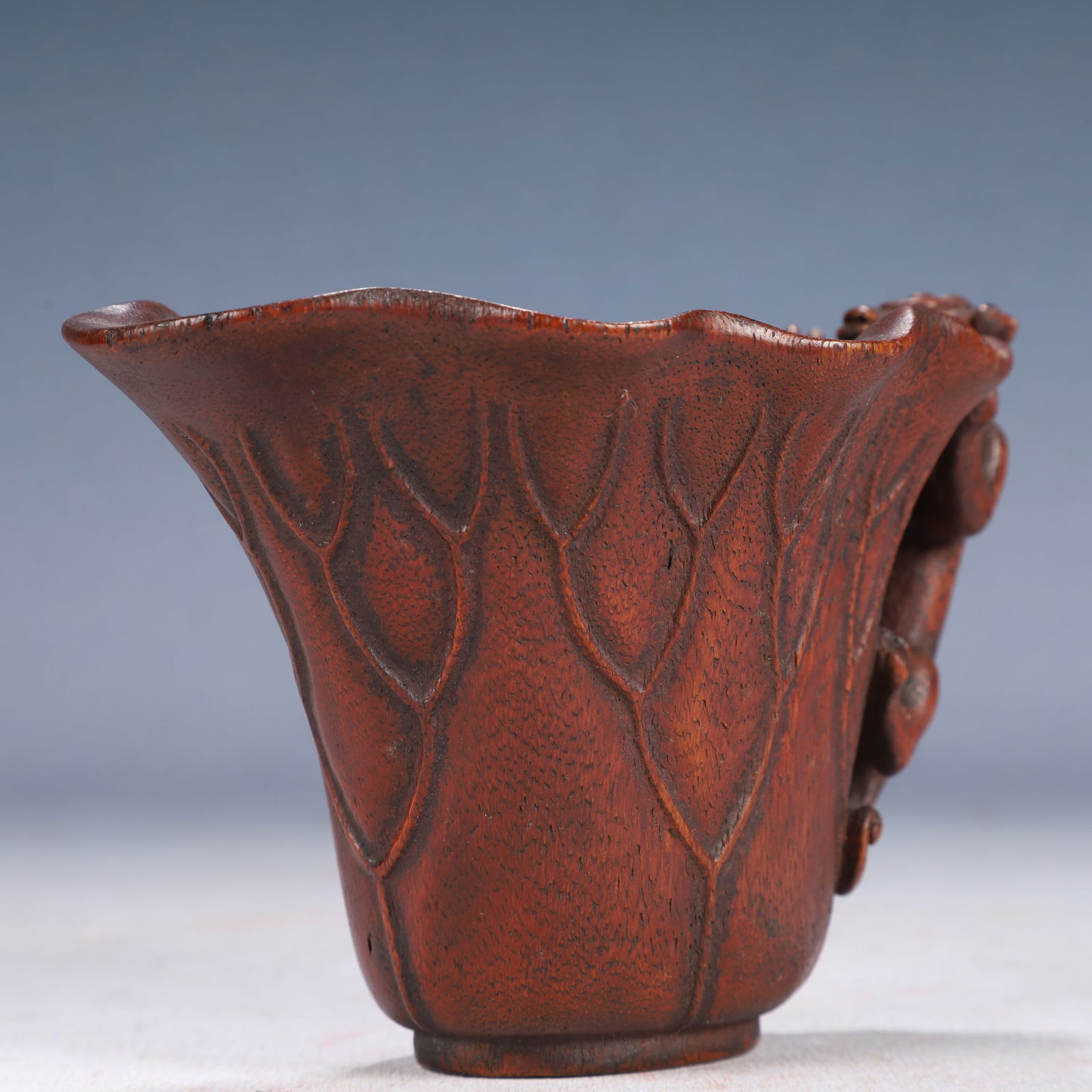 An Exquisite Eaglewood Chi-Dragon Pattern Cup - 2