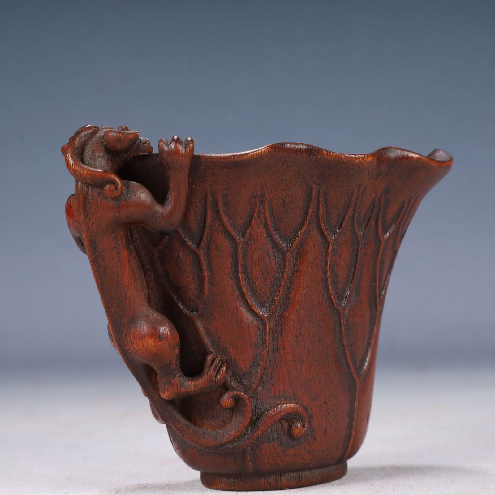 An Exquisite Eaglewood Chi-Dragon Pattern Cup - 6