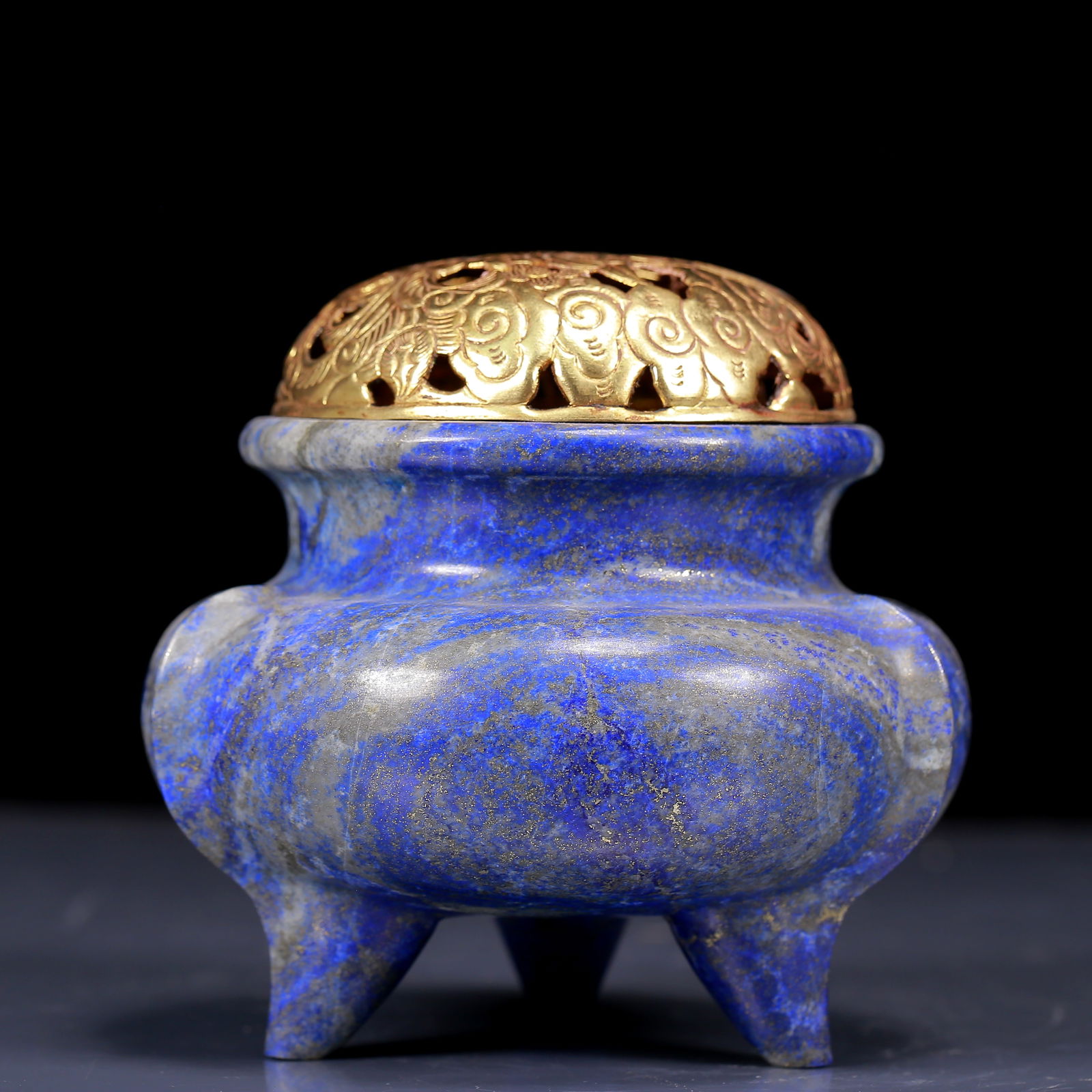 An Exquisite Lapis Lazuli Phoenix Pattern Tripod Censer: An Exquisite Lapis Lazuli Phoenix Pattern Tripod Censer,Qing Dynasty, China,Size: 5.1inx5.5in,Weight:895g 