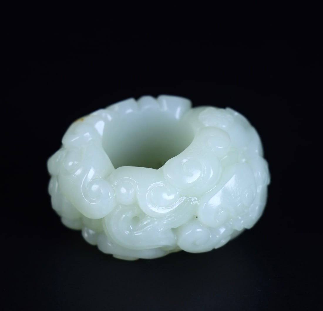 An Exquisite White Jade Dragon Pattern Thumb Ring - 3