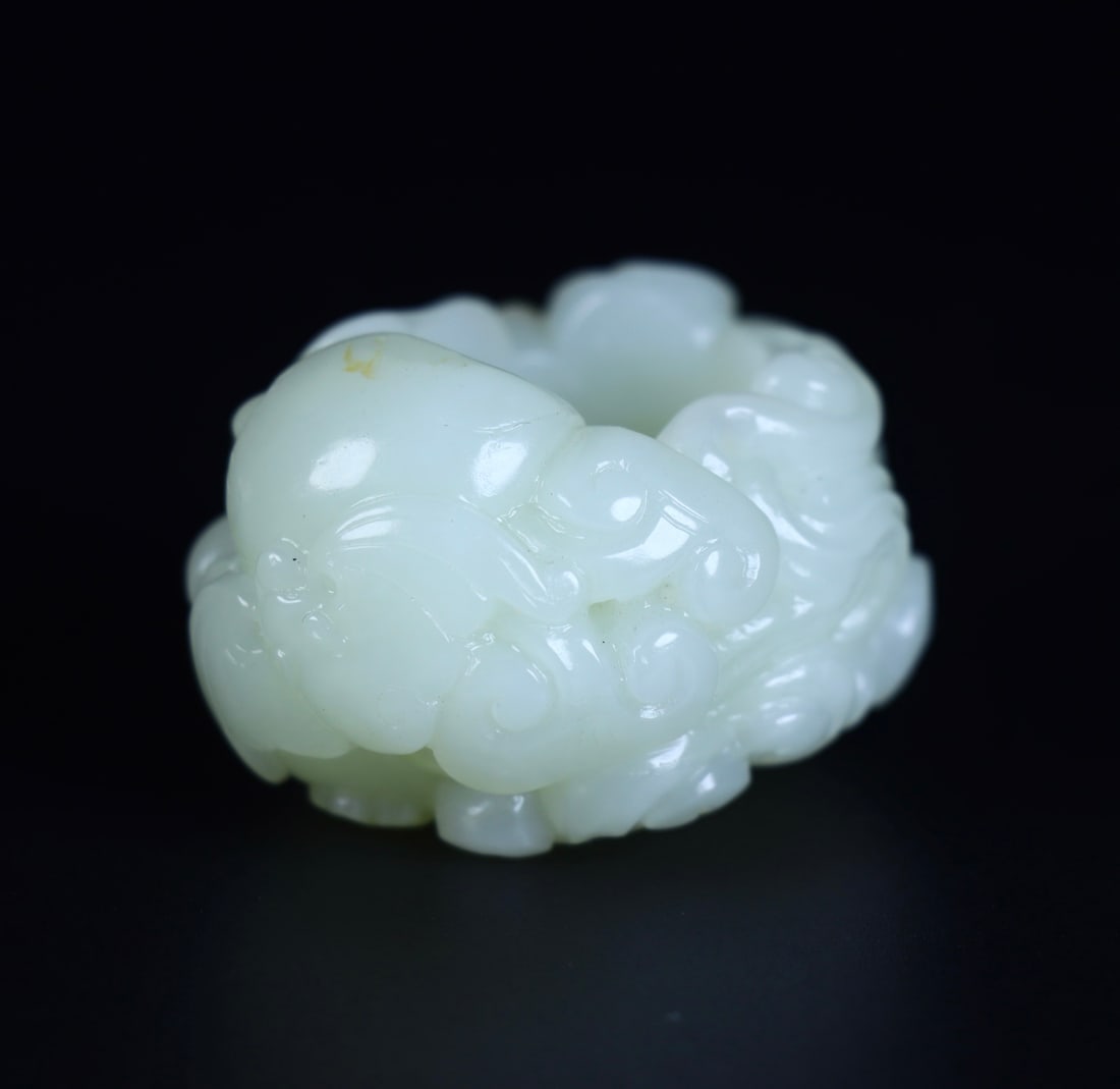 An Exquisite White Jade Dragon Pattern Thumb Ring - 4