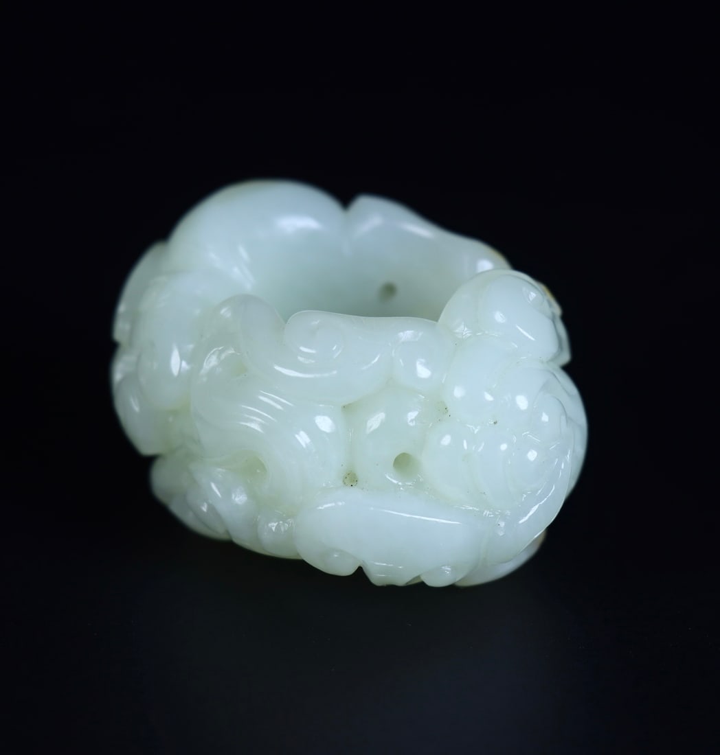 An Exquisite White Jade Dragon Pattern Thumb Ring - 6