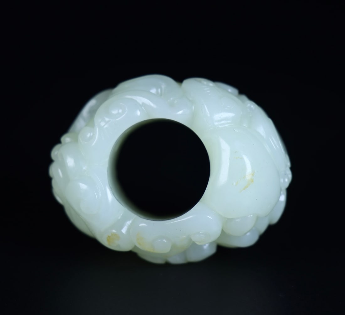 An Exquisite White Jade Dragon Pattern Thumb Ring - 9