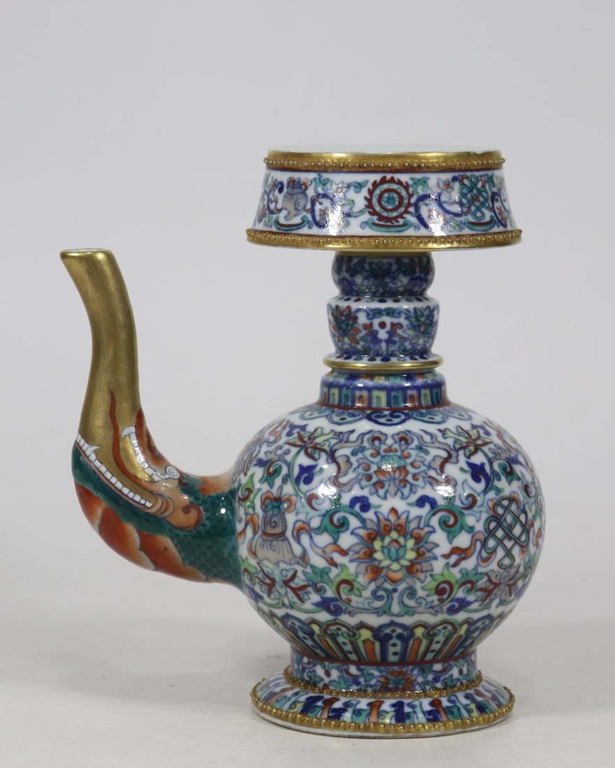 An Exquisite Doucai Painted Gold Lotus Pattern Pot: An Exquisite Doucai Painted Gold Lotus Pattern Pot,Qing Dynasty,China,Qianlong Six-Character Mark,Size:8.1inx4.3in 