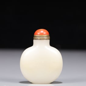 An Exquisite White Jade Snuff Bottle, Inlaid Gems